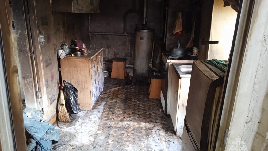 В Вольске в сгоревшем двухквартирном доме погиб мужчина