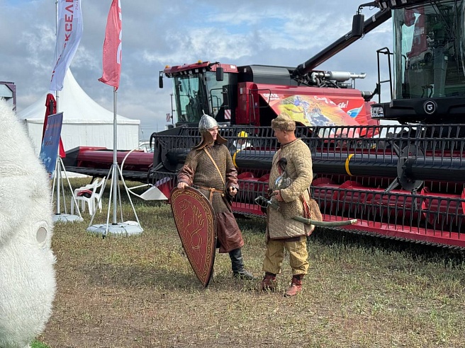 На "Дне поля" в Саратове прошла выставка сельскохозяйственной техники