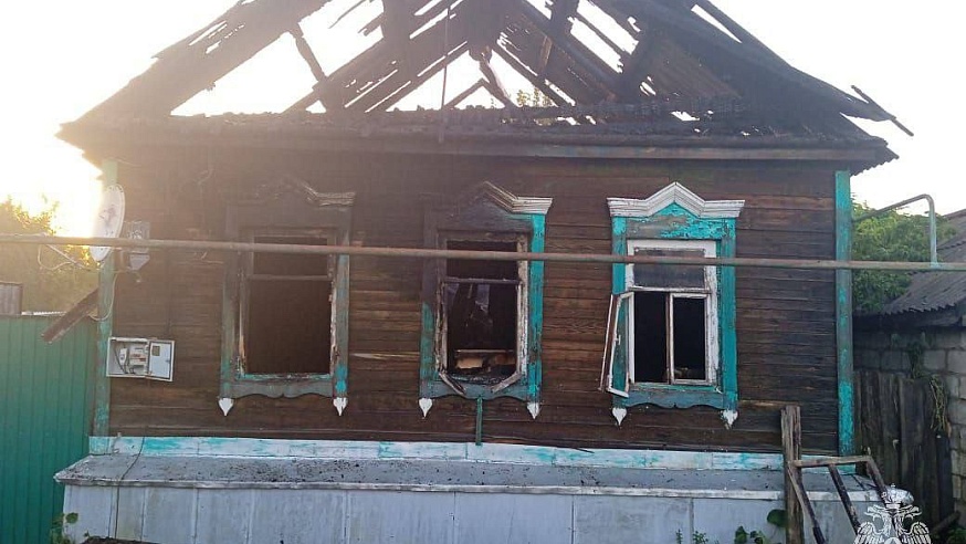 На пожаре в Пугачевском районе погиб неосторожный курильщик