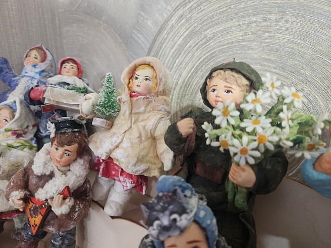 Саратовская мастерица делает грибы из ваты