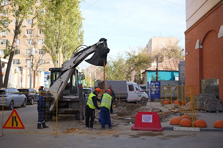 Бусаргин проконтролировал ход реконструкции сложных участков водоканала в Саратове