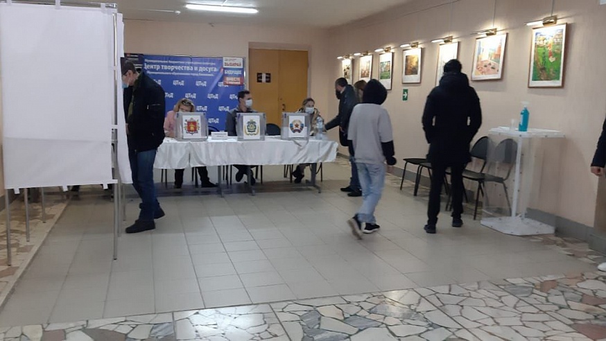 В Саратовской области жители освобожденных территорий идут голосовать на референдумах