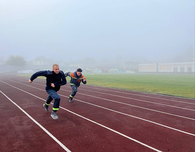 В Саратове 17 новичков получили статус спасателя