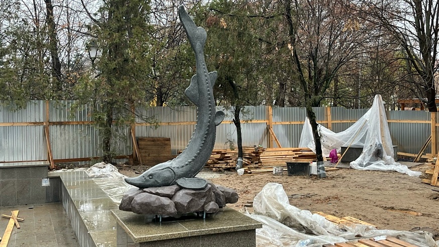 Скульптура фонтана "Рыбка" сделана из устойчивого к ультрафиолету материала