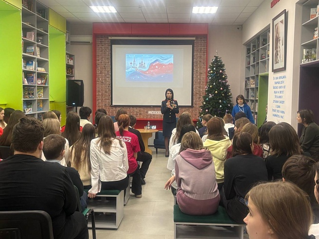 Герой России Болилая в стенах родной петровской школы рассказала детям о подвиге на СВО