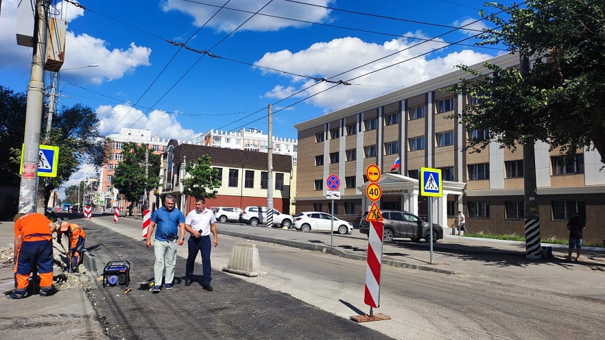 В Энгельсе на улице Горького устранят колейность полосы общественного транспорта