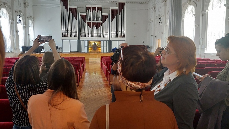 Саратовским журналистам рассказали о призраке консерватории