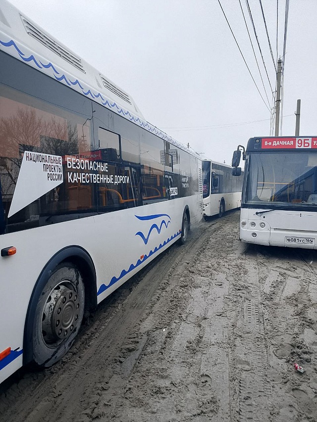 Министр транспорта проверил работу автобусов и трамваев в Саратове