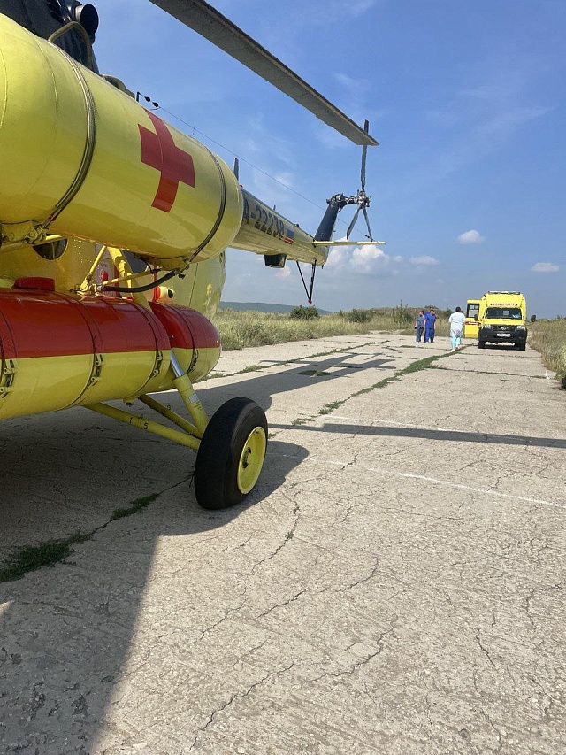 В Саратов экстренно эвакуировали двух малышей