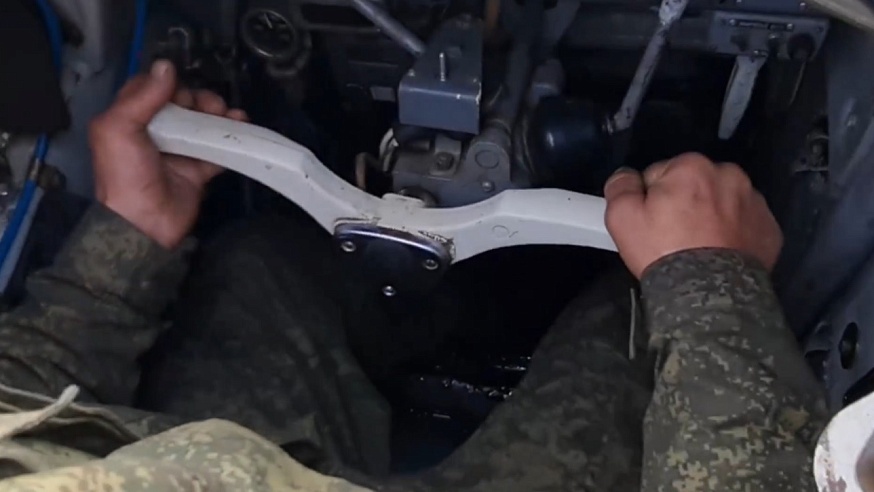 ﻿Боевая машина в руках саратовских бойцов превращается в шуструю "Белку"