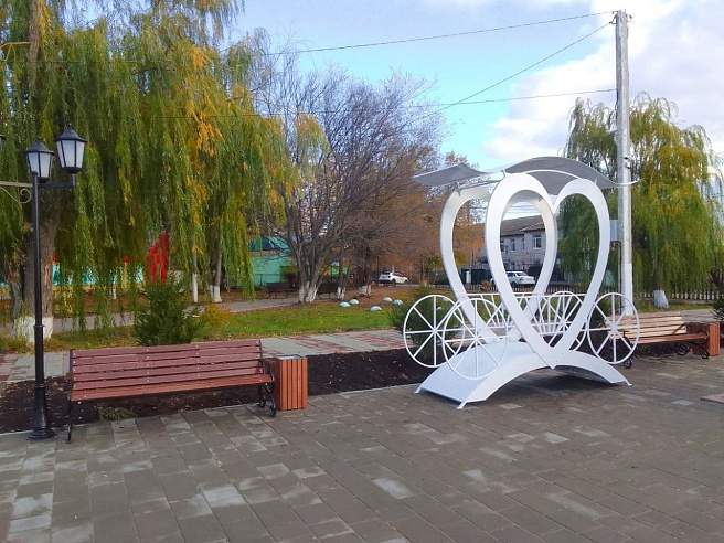 В Перелюбе благоустроили центральную площадь