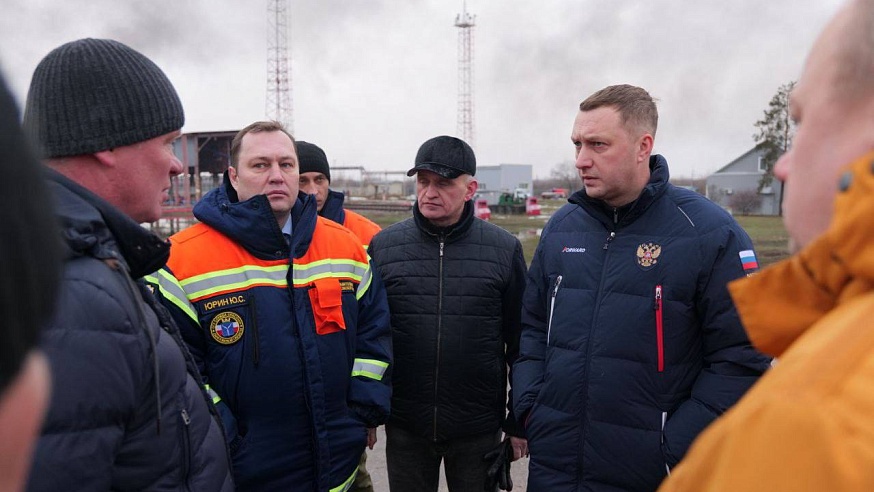 Площадь пожара на предприятии в Энгельсе значительно снизилась