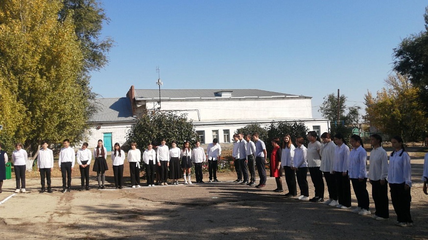 В двух саратовских школах открыли мемориальные доски участникам СВО