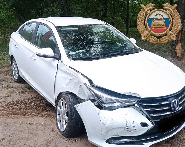 Под Саратовом после ДТП госпитализировали водителя иномарки