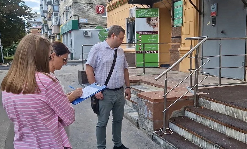 Саратовские предприниматели не содержат территорию у магазинов в надлежащем виде