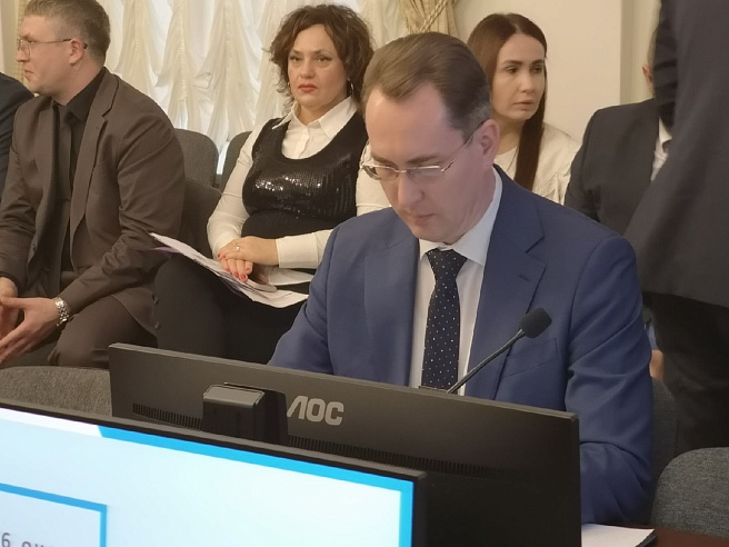 Со Славянской площади в Саратове уберут строительный мусор