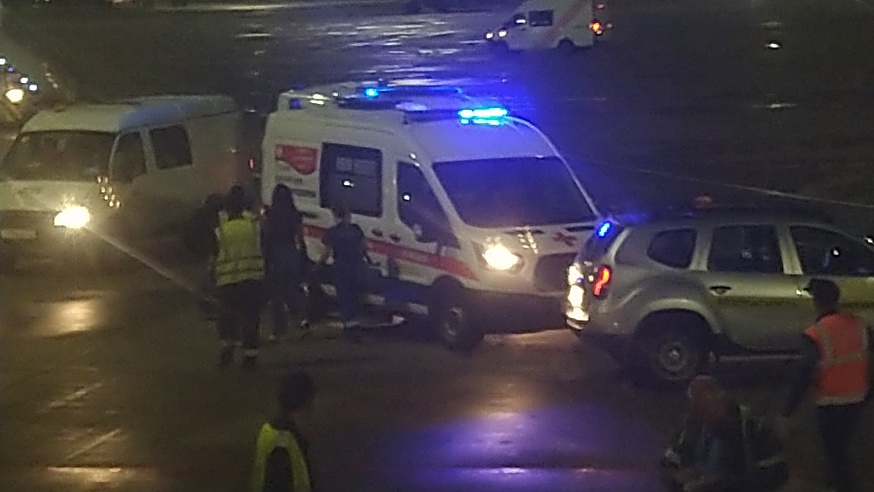 Рейс "Саратов-Санкт-Петербург" задержали из-за удушья у пассажира