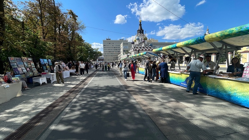 На "Палитру ремесел" приехали ремесленники с художниками из Камеруна и Казахстана