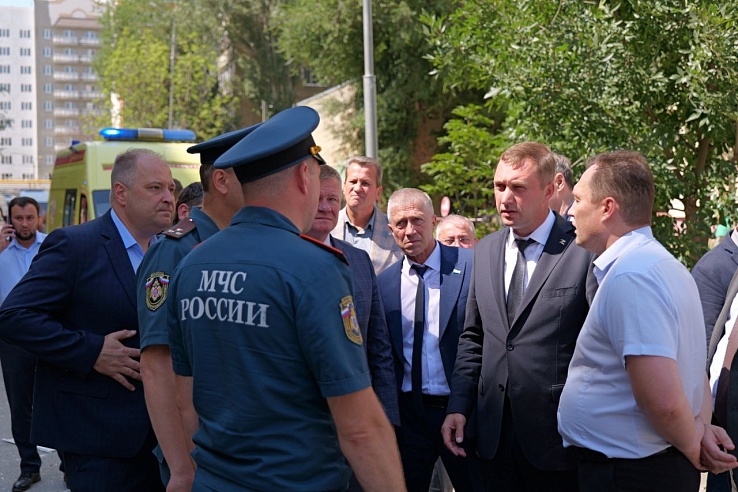 Открыта горячая линия для пострадавших при частичном обрушении дома на Блинова