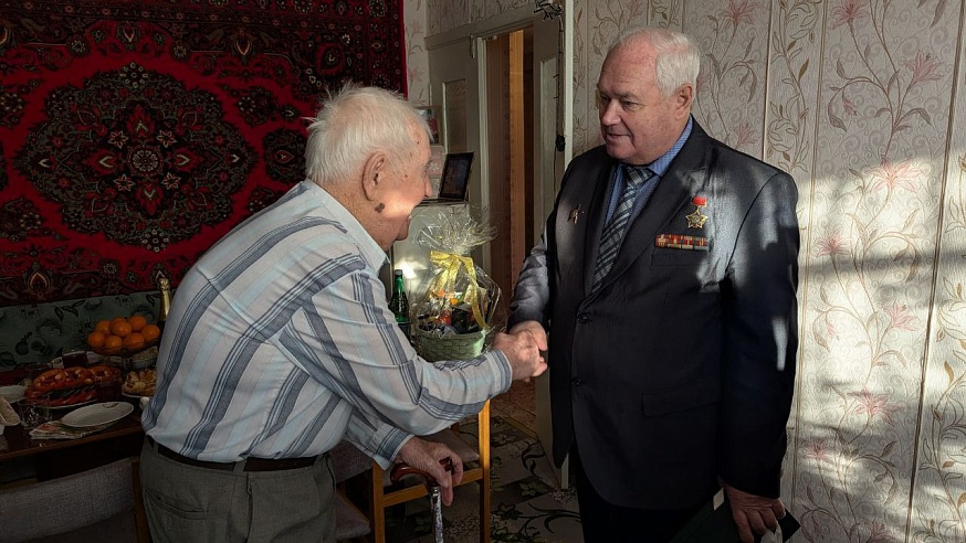 Вековой юбилей отметил ветеран Великой Отечественной войны из Балакова