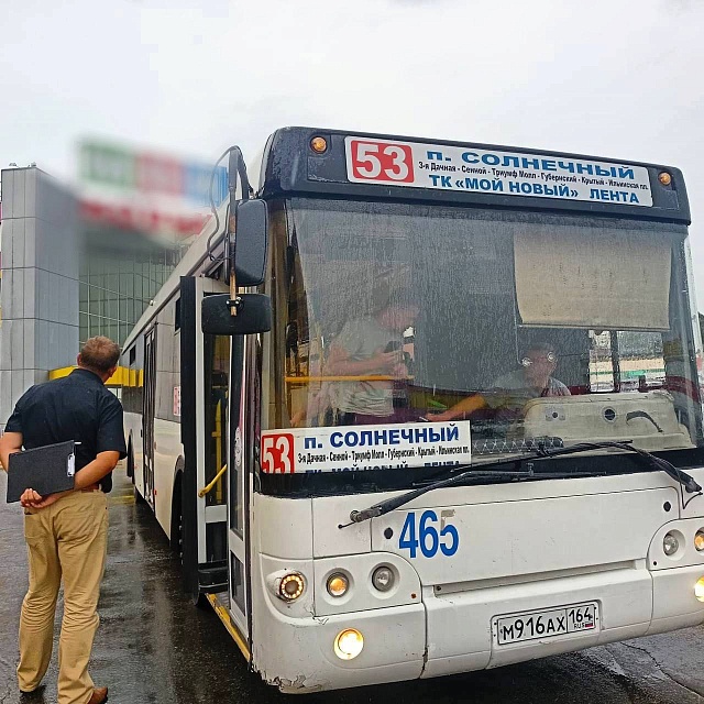 Сотрудники саратовского комитета продолжают ловить "зайцев"