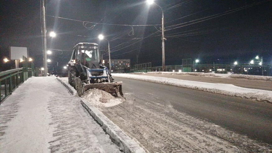 Сегодня в Саратове перекроют несколько улиц для очистки снега
