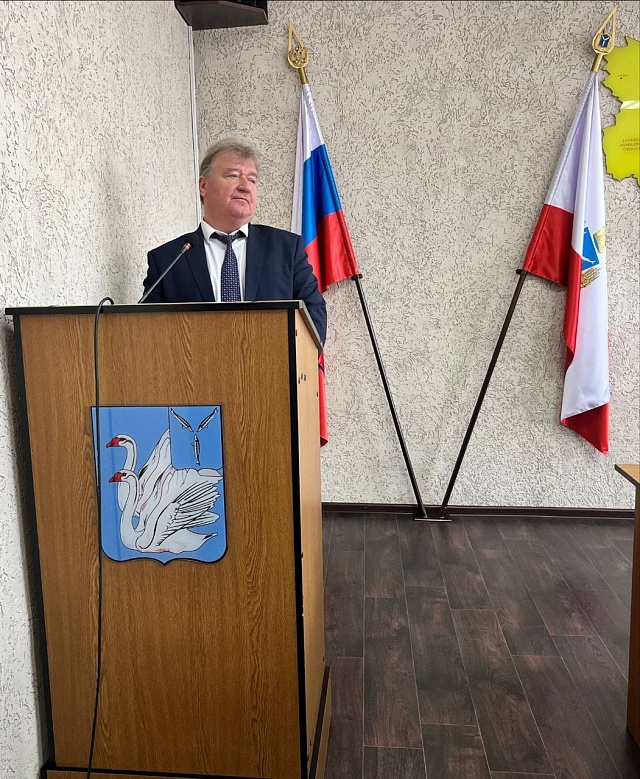 Валерий Лазарев стал главой Калининского района