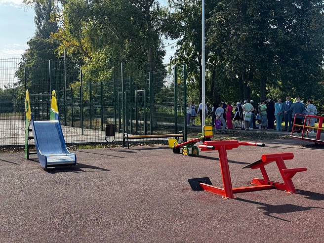 В Ртищеве благоустроили детскую и спортивную площадки