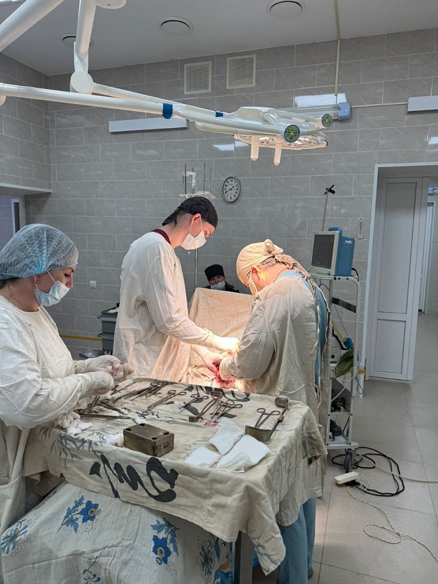 В Петровске хирурги спасли 94-летнего мужчину с паховой грыжей