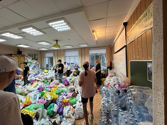 В Саратовской облдуме наградили волонтеров, помогавших при обрушении дома на Блинова