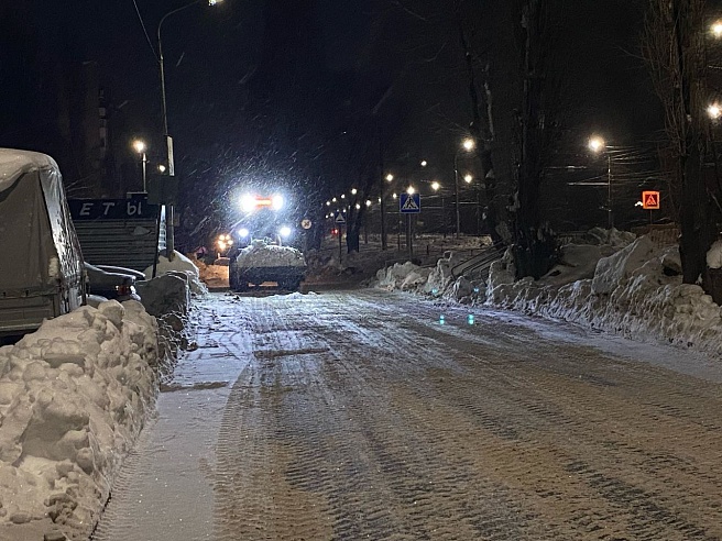 На дороги Саратовской области вышло 189 единиц снегоуборочной техники
