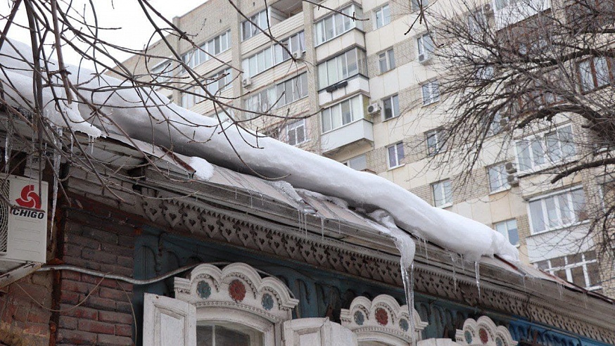 Панков проверил, как убирают снег в Волжском районе