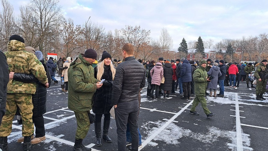 Несколько сотен мобилизованных саратовцев отправились в зону проведения спецоперации