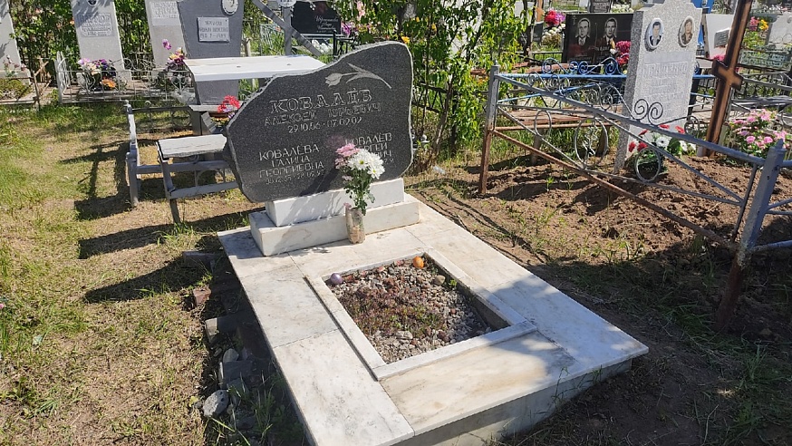 На саратовском кладбище воруют железные оградки с могил