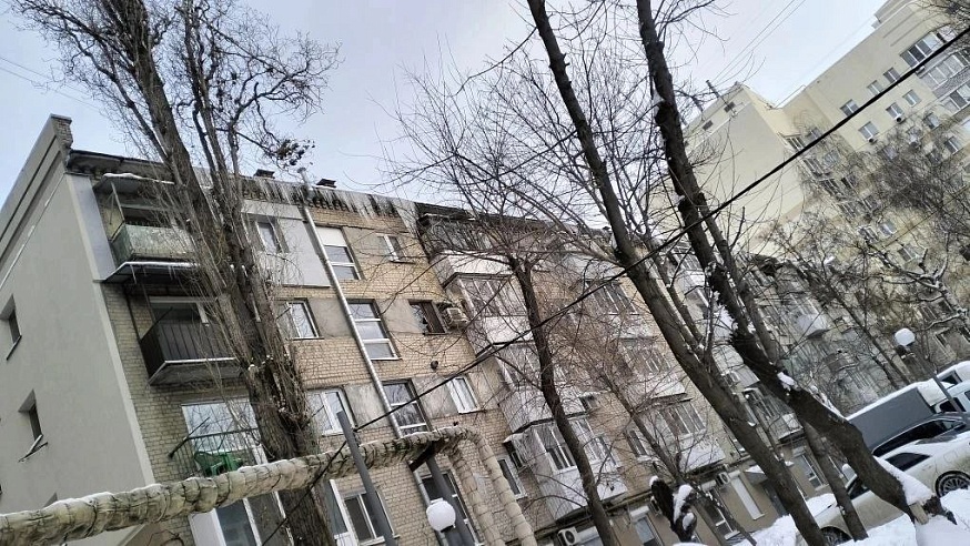 Четыре управляющие компании в Саратове проигнорировали уборку снега