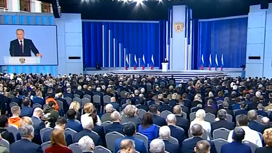 Владимир Путин оглашает послание Федеральному собранию