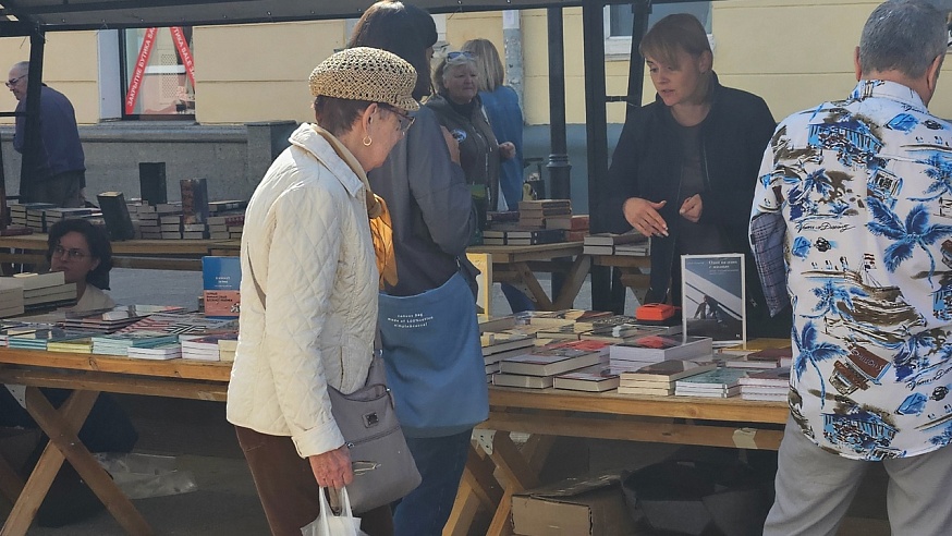 Саратовцы покупают книги по психологии и рассказы, написанные искусственным интеллектом