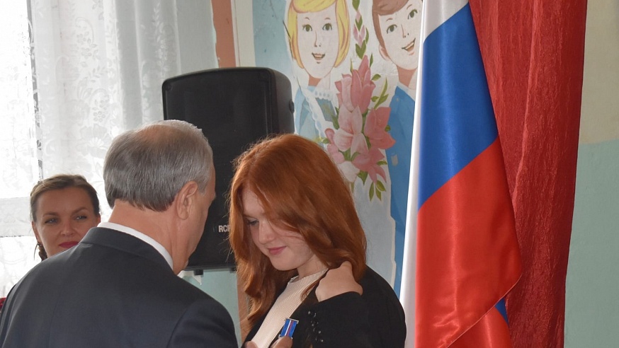 В Саратовской области детей наградили медалями за спасение людей