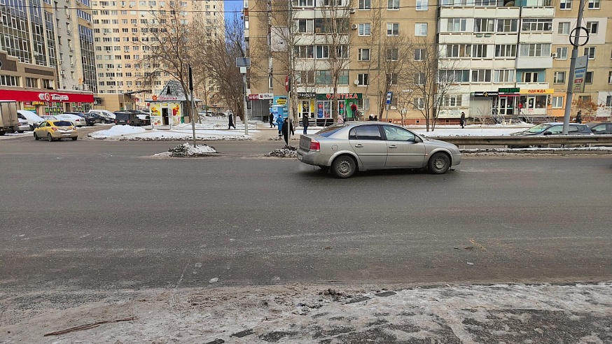 В Саратове и Энгельсе под колесами авто пострадали четыре женщины и ребенок