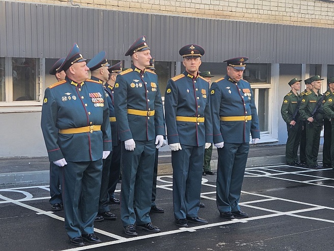 В Саратове в торжественной обстановке открыли высшее военное училище химзащиты